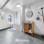 Beautiful Duplex Metz Sablon